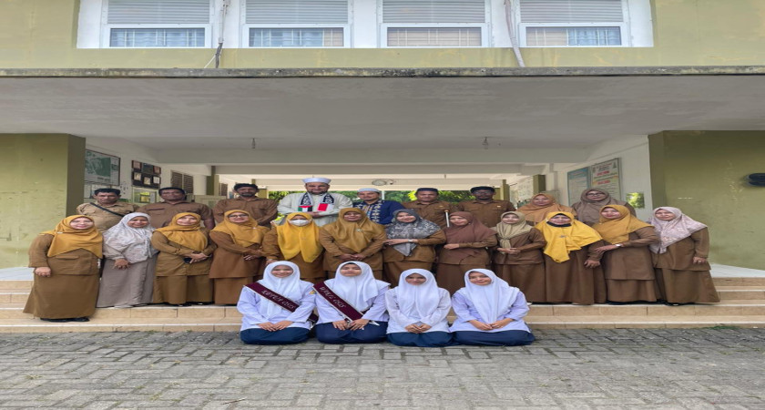 Kedatangan Tamu Syekh dari Palestina di SMP Negeri 11 Banda Aceh